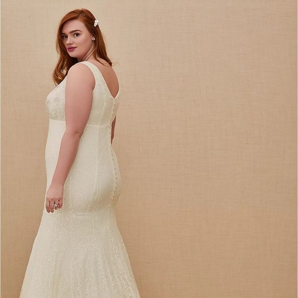 TORRID Ivory Lace Beaded Sleeveless Mermaid Wedding Dress SIZE 16 - Picture 4 of 8